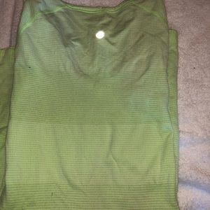 Lululemon t shirt
